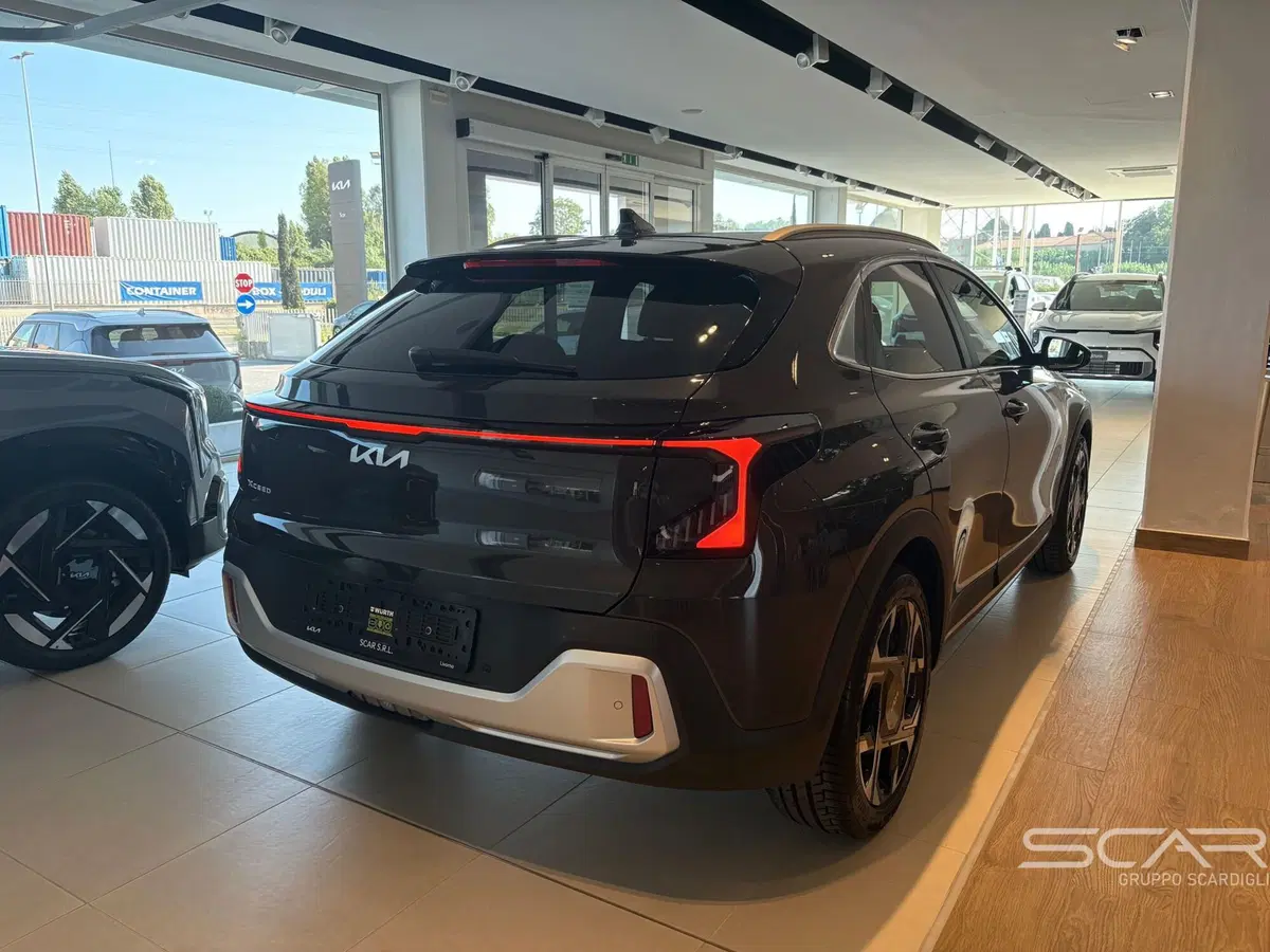 Kia XCeed nuova a Livorno (3)