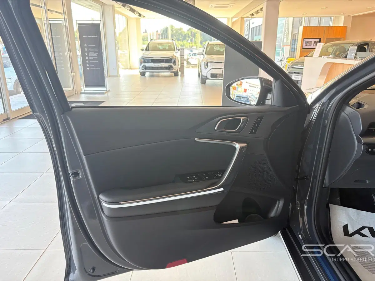 Kia XCeed nuova a Livorno (8)