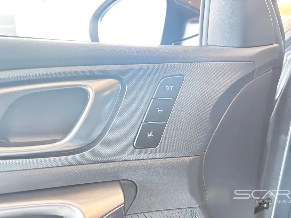 Kia XCeed nuova a Livorno (9)