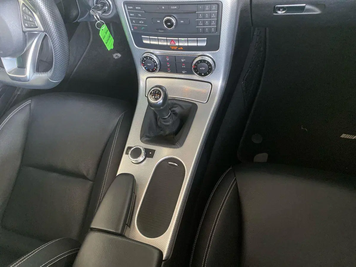 Mercedes-Benz SLC usata a Bergamo (13)