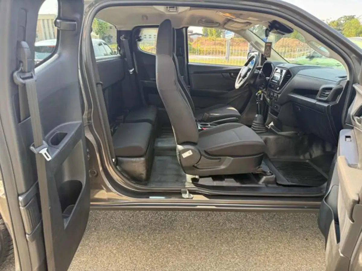 Isuzu D-Max Pick-up usata a Bologna (13)