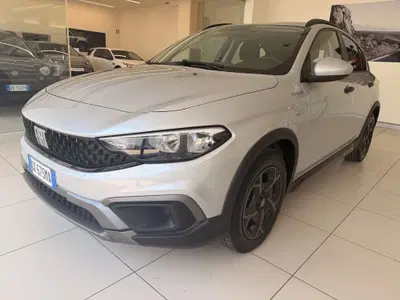 Fiat Tipo Tipo 5p 1.6 mjt Cross s&amp;s 130cv del 2022 usata a Latina