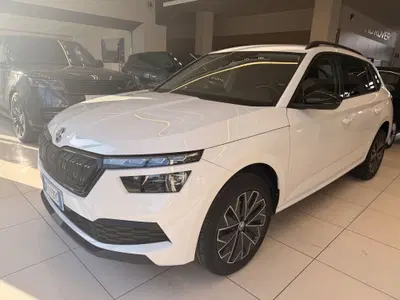 Skoda Kamiq 1.0 tsi Black Dots 95cv del 2023 usata a Latina