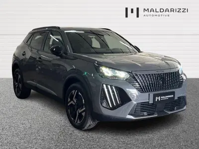 Peugeot 2008 1.2 puretech Allure s&amp;s 100cv del 2025 usata a Lecce