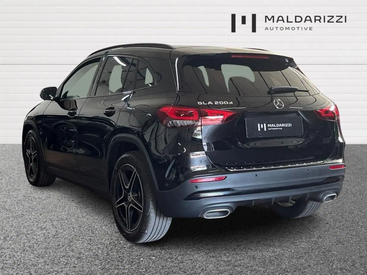 Mercedes-Benz GLA SUV usata a Bari (4)