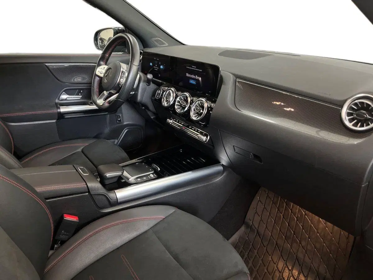 Mercedes-Benz GLA SUV usata a Bari (9)
