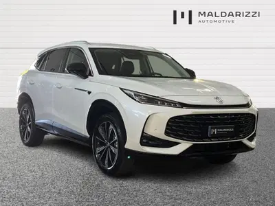 Mg HS 1.5 Luxury auto del 2025 usata a Bari