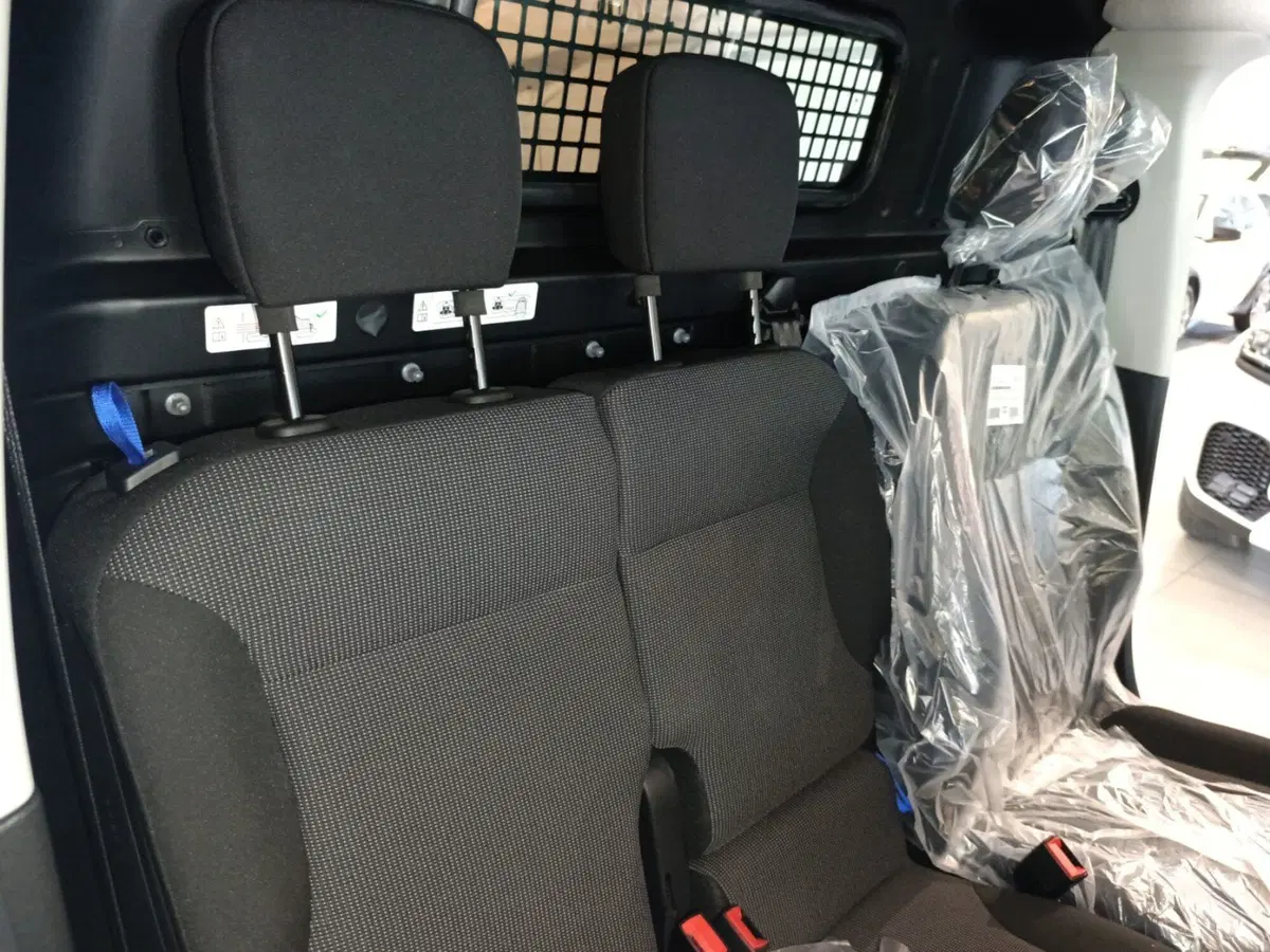 Toyota Proace City Furgone nuova a Ferrara (14)