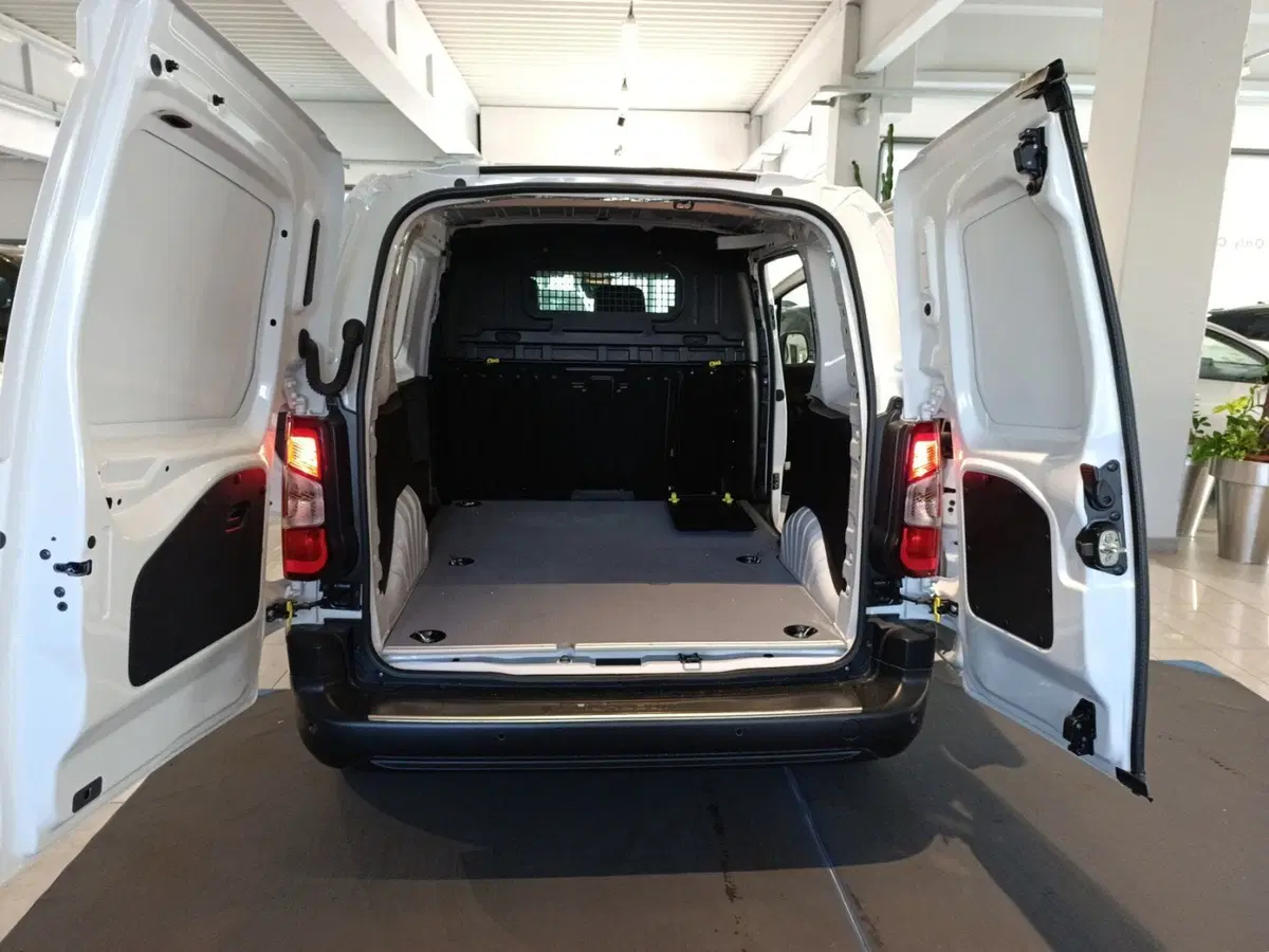 Toyota Proace City Furgone nuova a Ferrara (16)