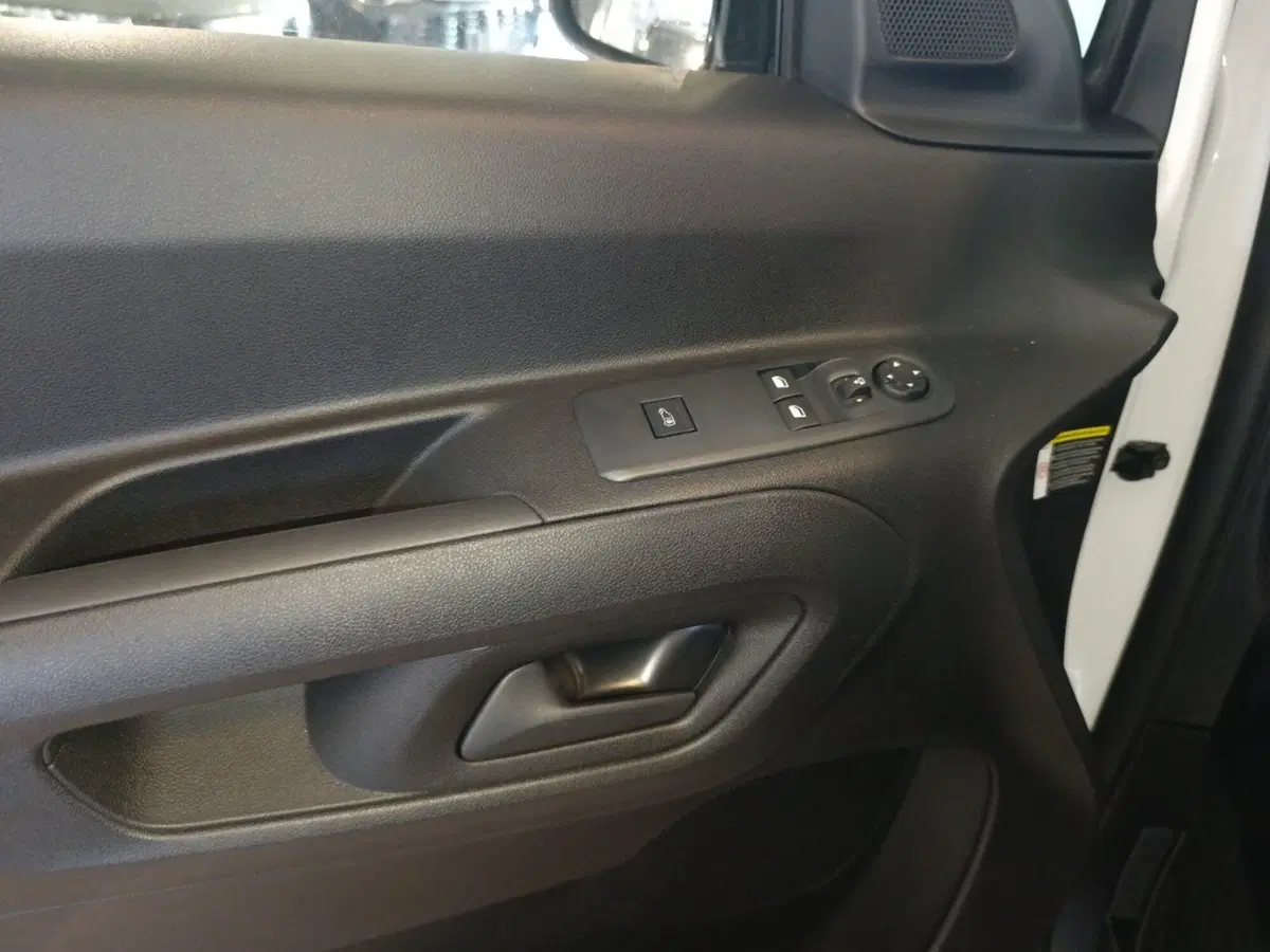 Toyota Proace City Furgone nuova a Ferrara (18)
