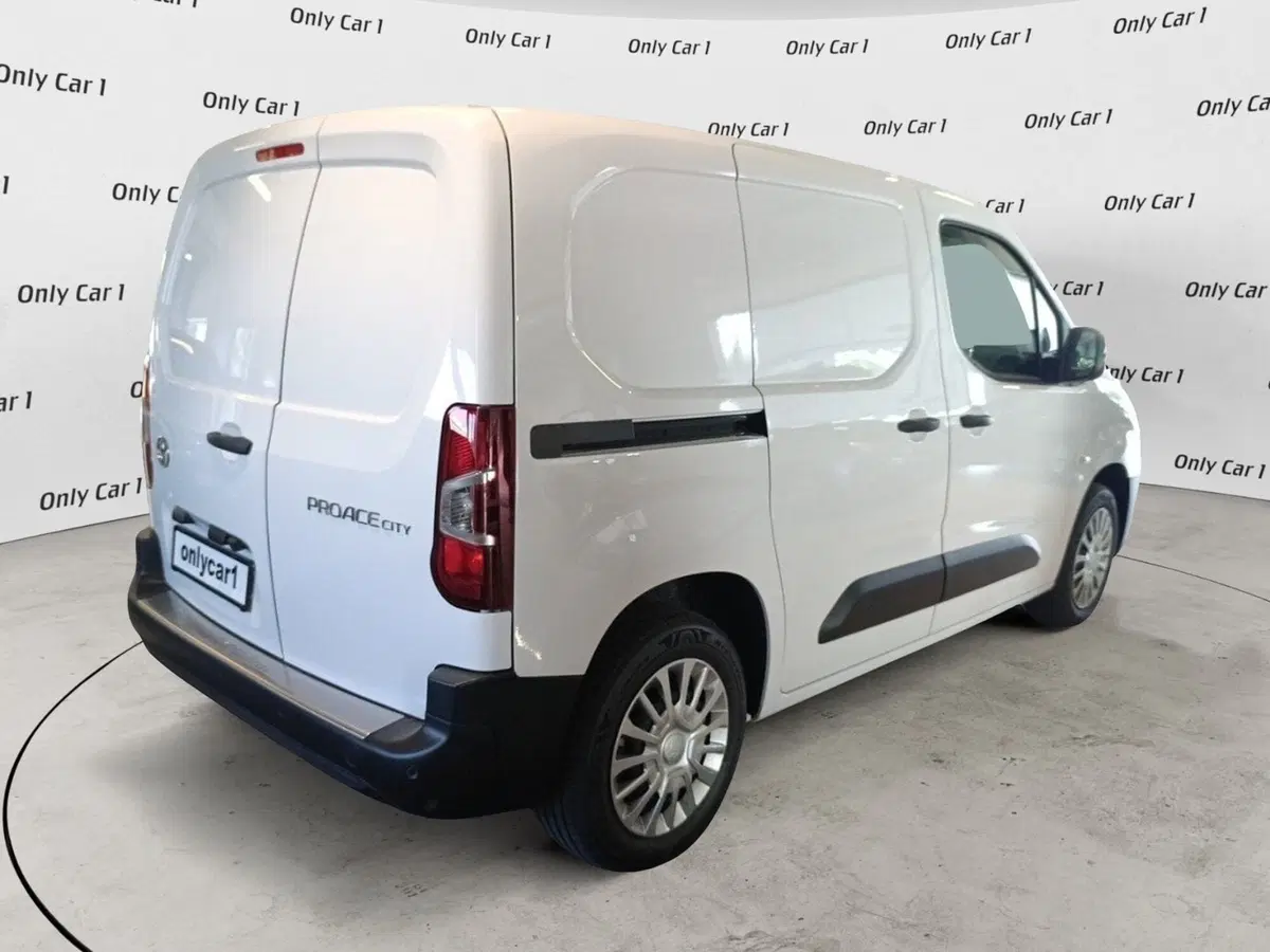 Toyota Proace City Furgone nuova a Ferrara (3)