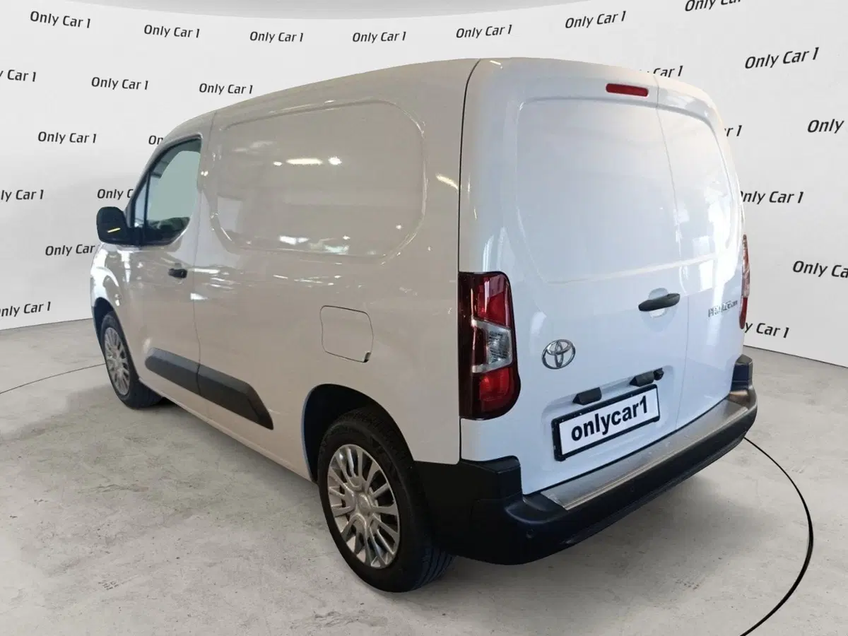 Toyota Proace City Furgone nuova a Ferrara (6)