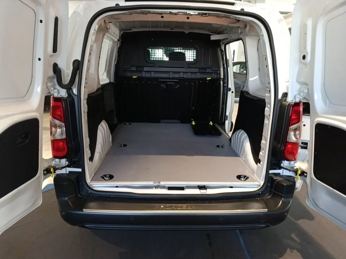 Toyota Proace City Furgone nuova a Ferrara (9)