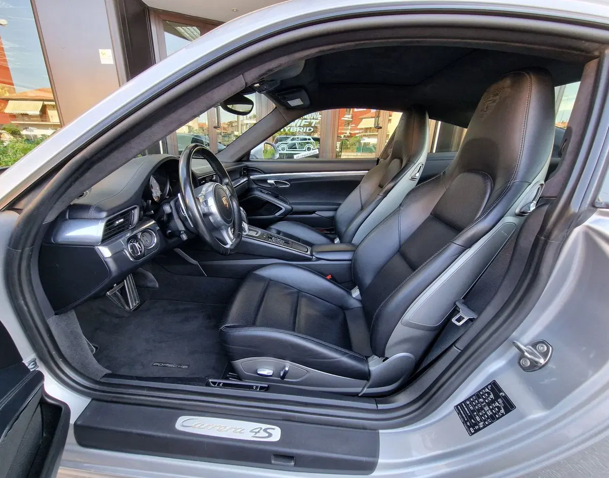 Porsche 911 Coupé usata a Milano (6)