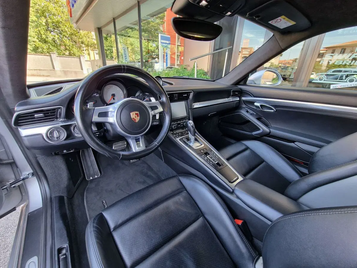 Porsche 911 Coupé usata a Milano (9)