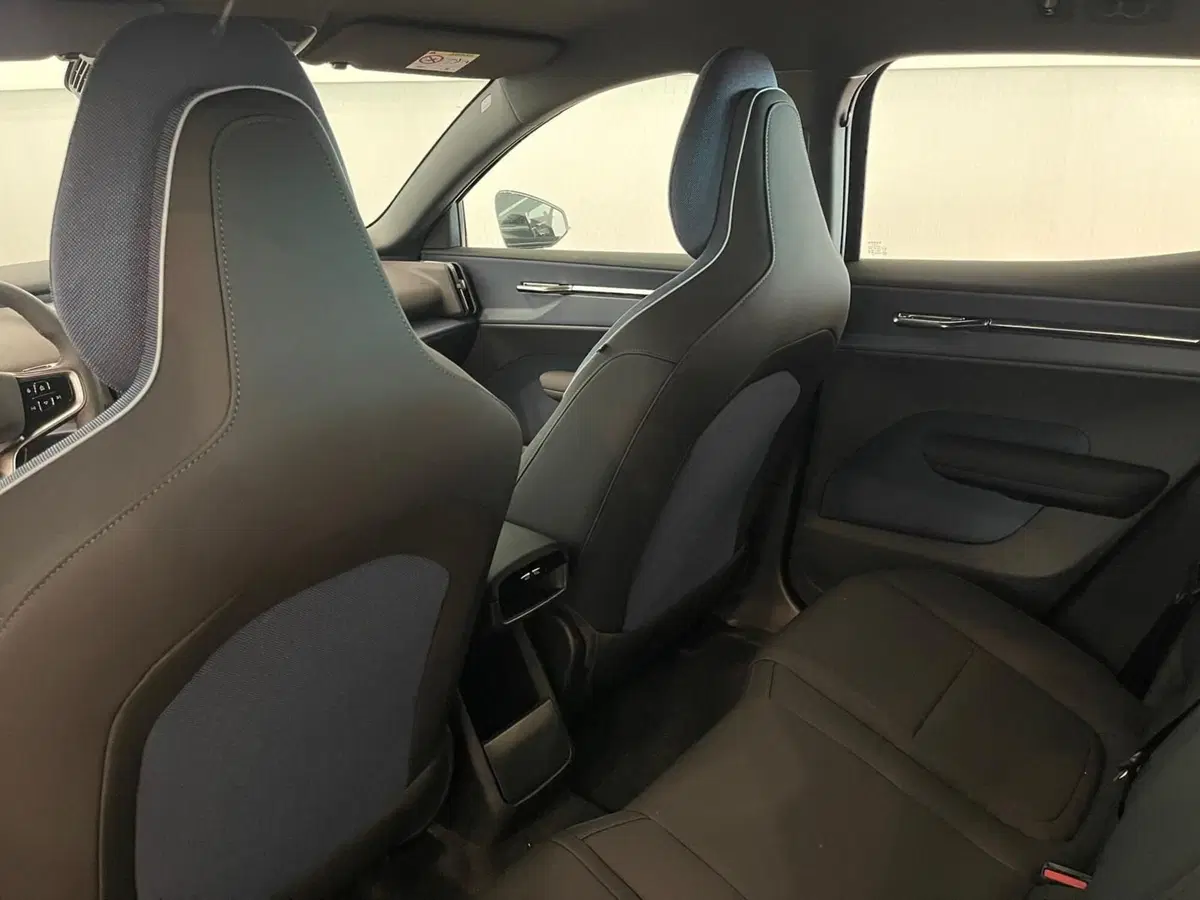 Volvo EX30 usata a Como (10)