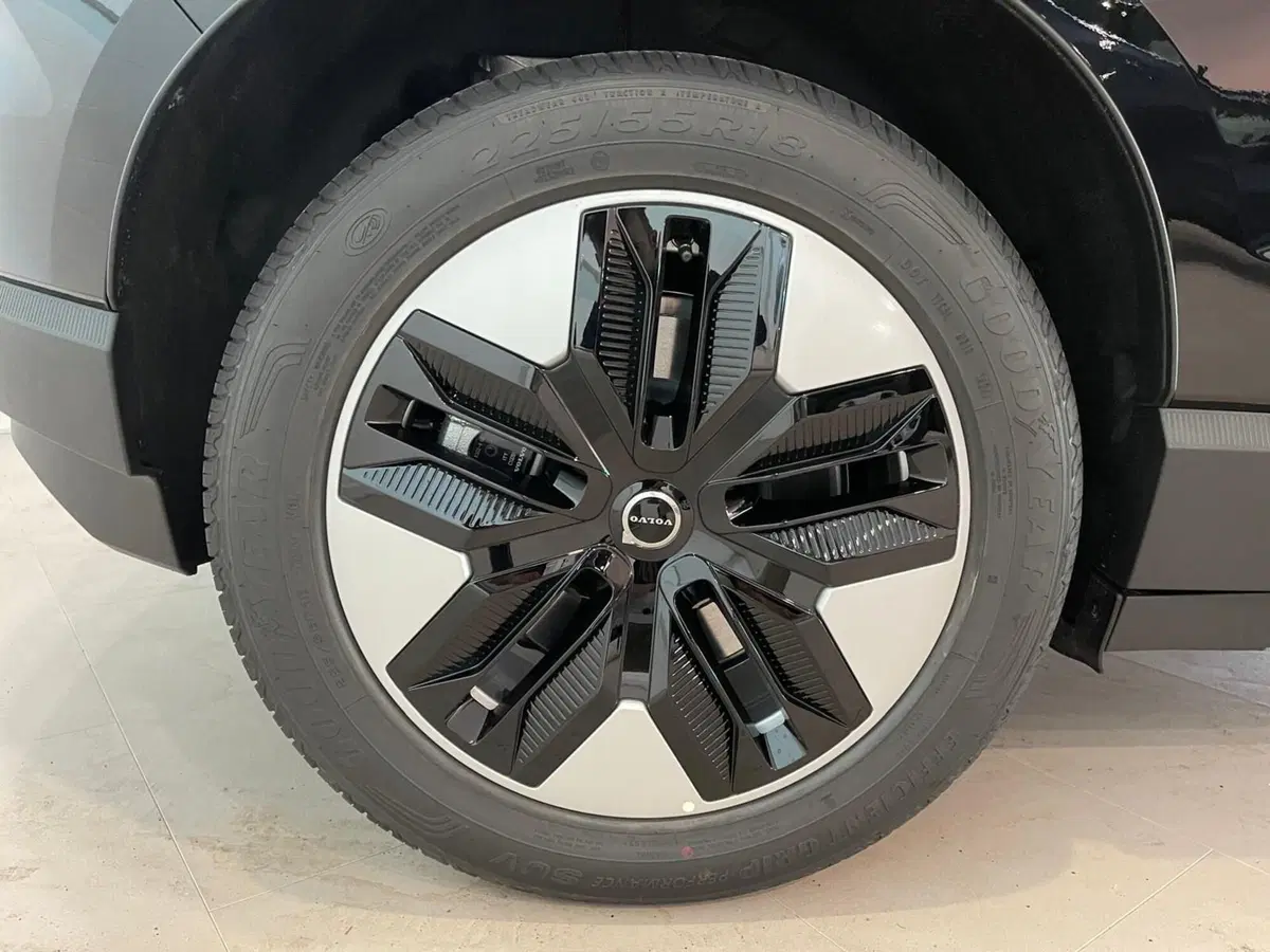 Volvo EX30 usata a Como (12)