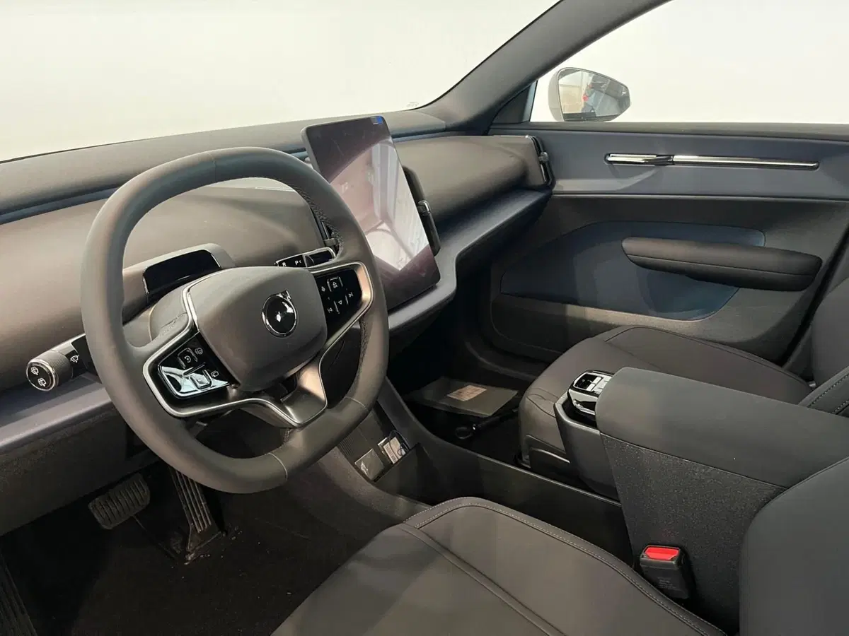 Volvo EX30 usata a Como (9)