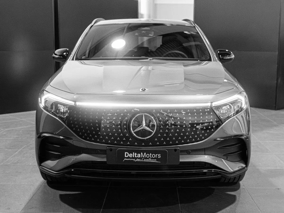 Mercedes-Benz EQA nuova a Macerata (2)