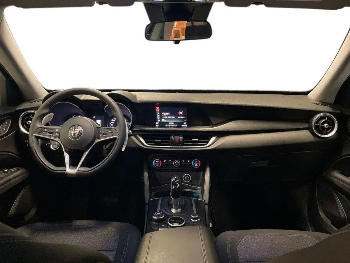 Alfa Romeo Stelvio usata a Ancona (10)