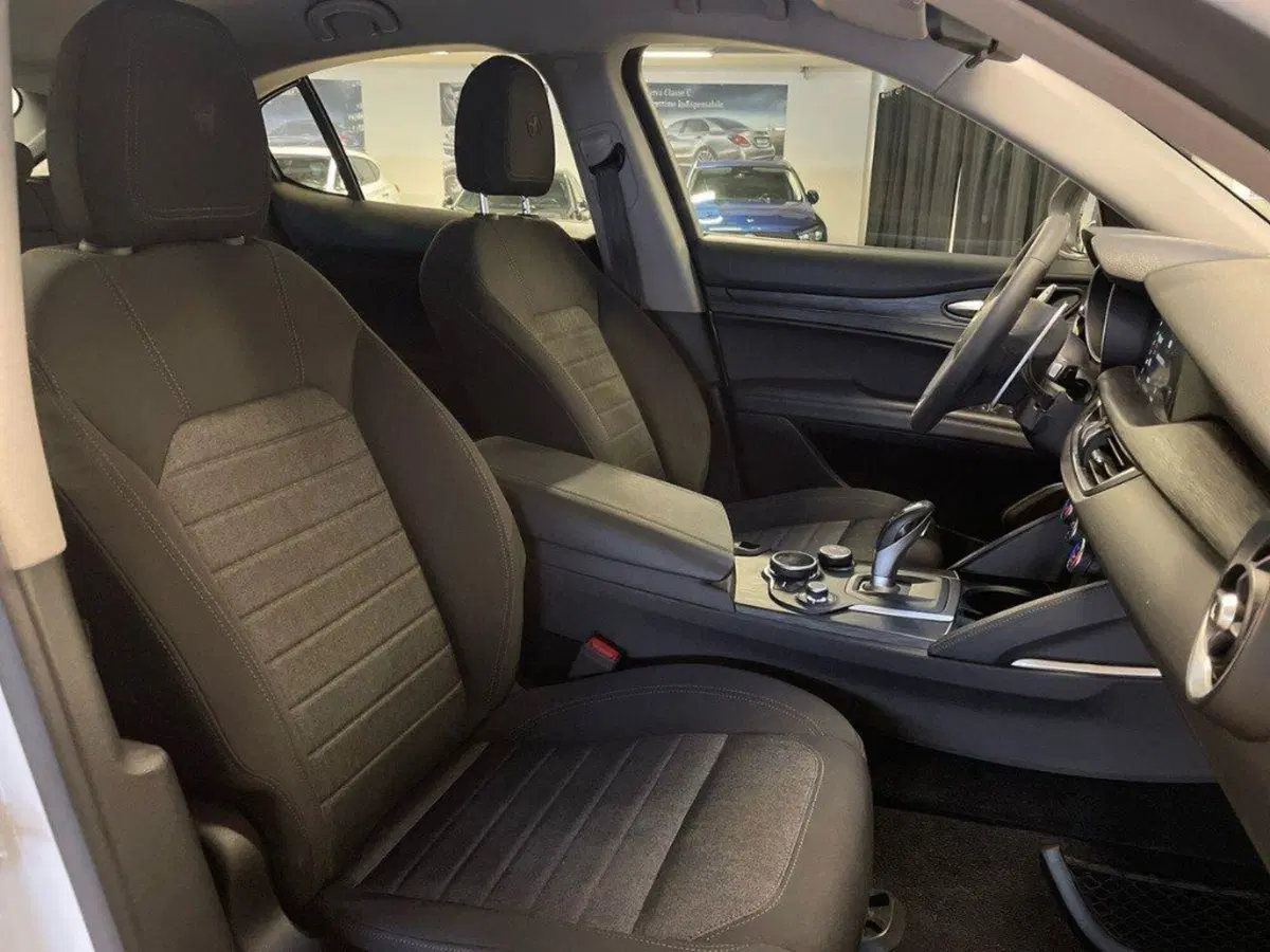 Alfa Romeo Stelvio usata a Ancona (14)