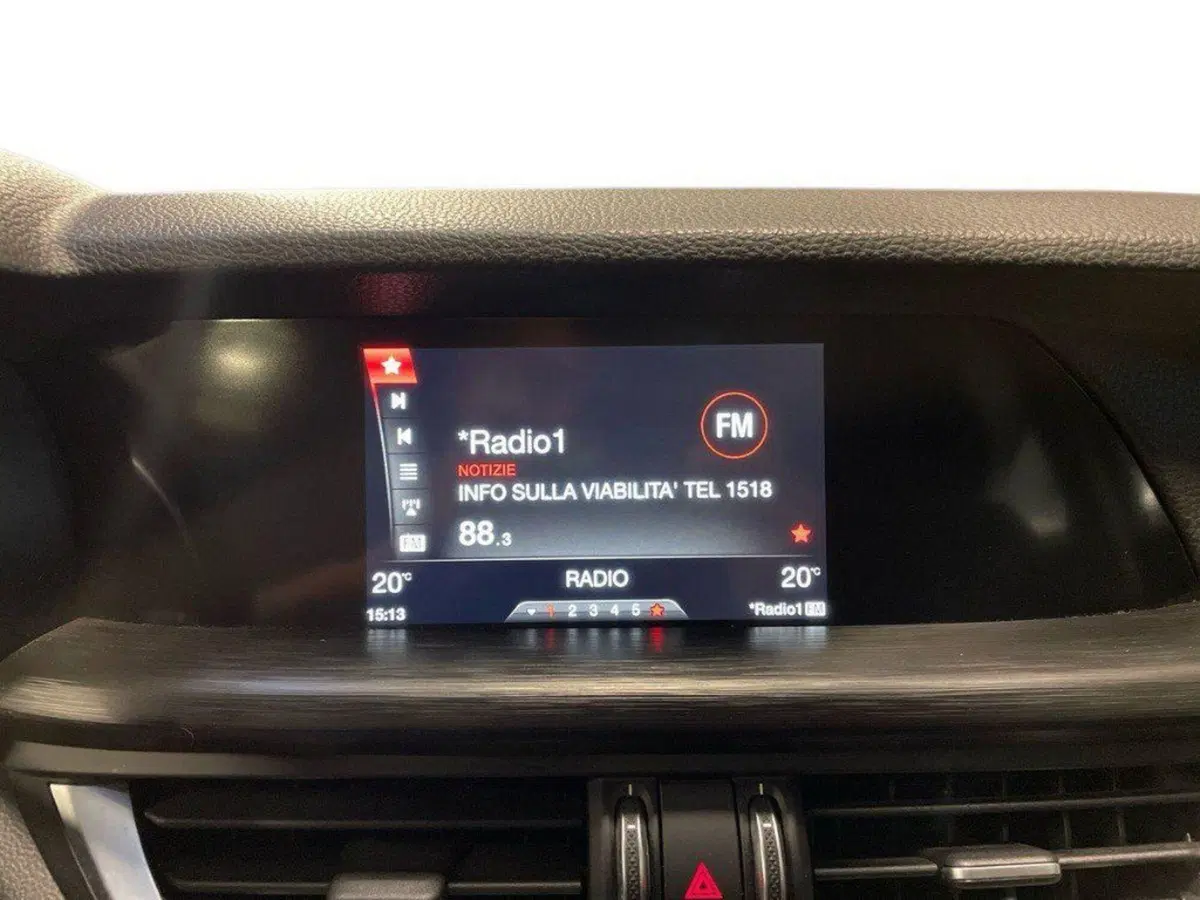 Alfa Romeo Stelvio usata a Ancona (15)