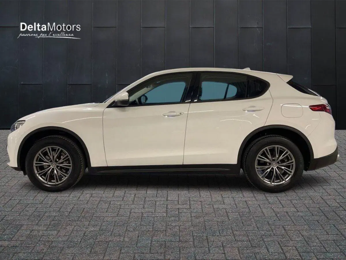 Alfa Romeo Stelvio usata a Ancona (2)
