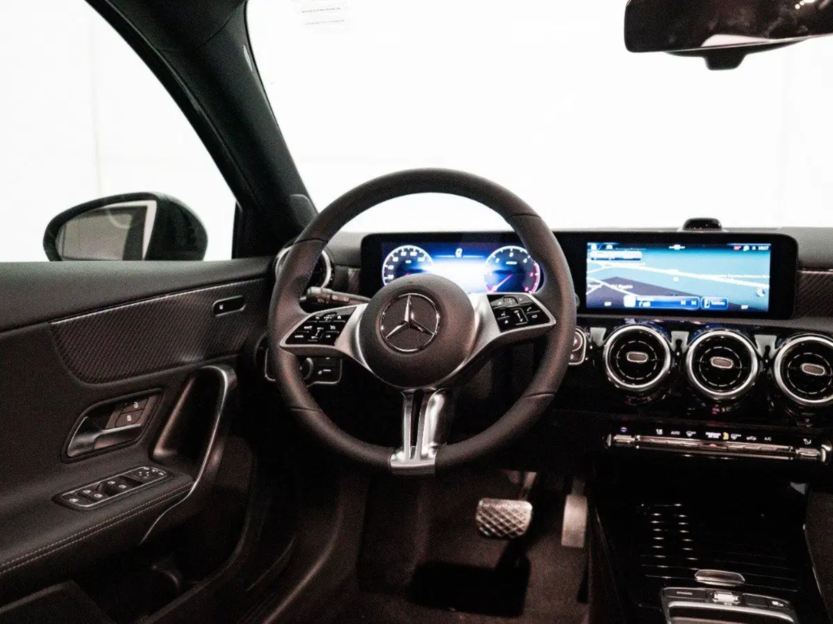 Mercedes-Benz Classe A nuova a Macerata (20)