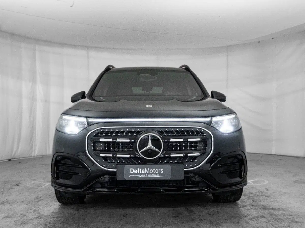 Mercedes-Benz GLB nuova a Macerata (5)