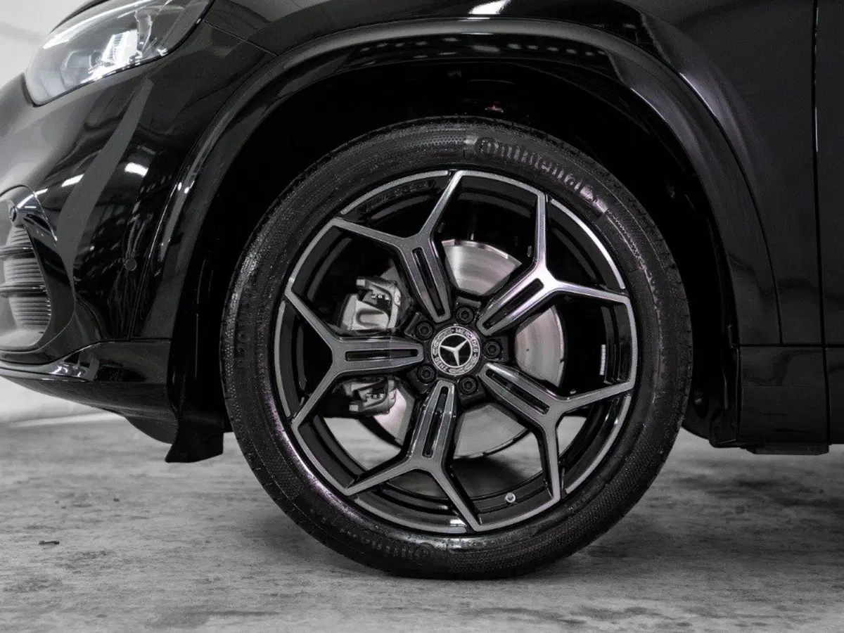 Mercedes-Benz GLB nuova a Macerata (7)