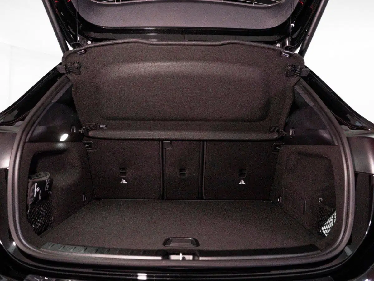 Mercedes-Benz GLA SUV nuova a Macerata (10)