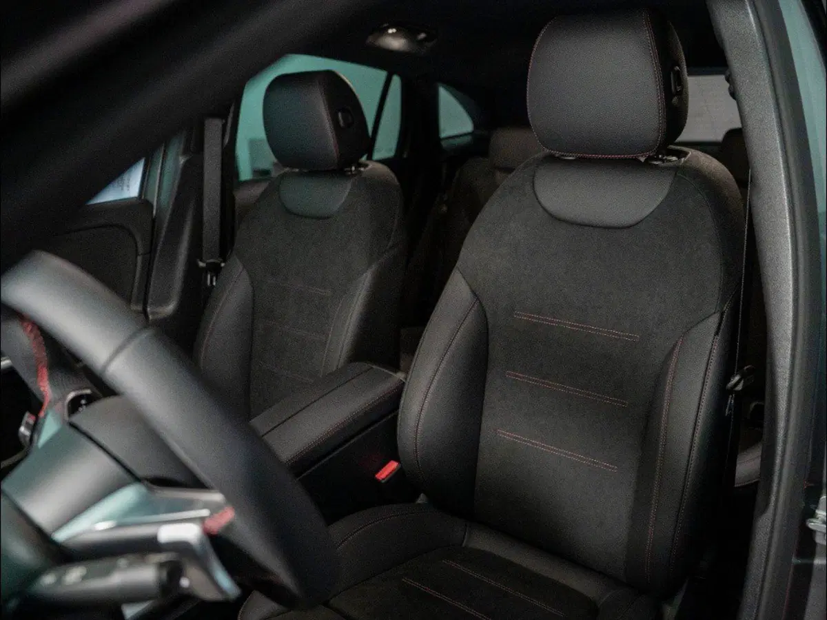 Mercedes-Benz GLA SUV nuova a Macerata (15)