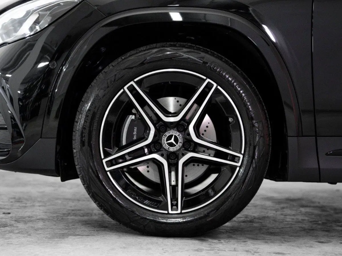 Mercedes-Benz GLA SUV nuova a Macerata (7)