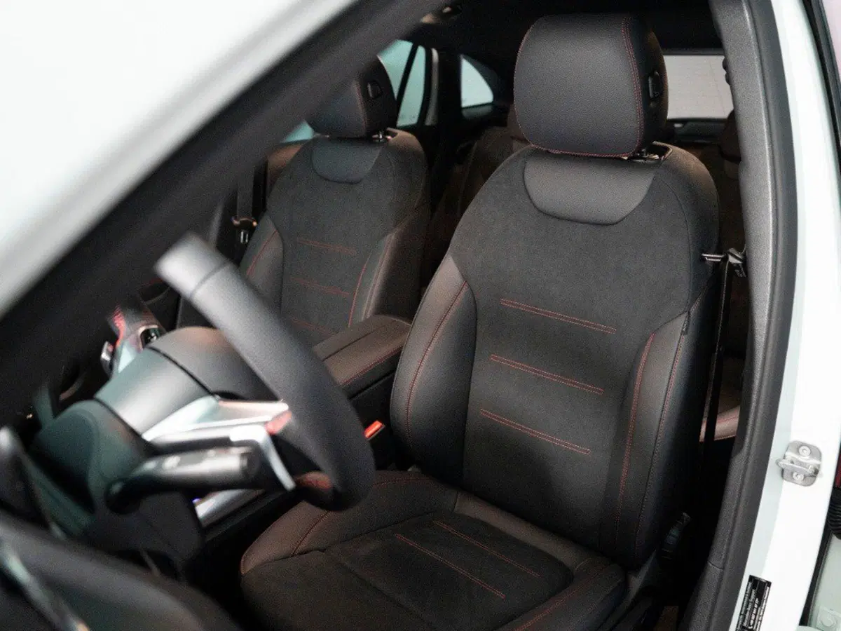 Mercedes-Benz GLA SUV nuova a Macerata (11)