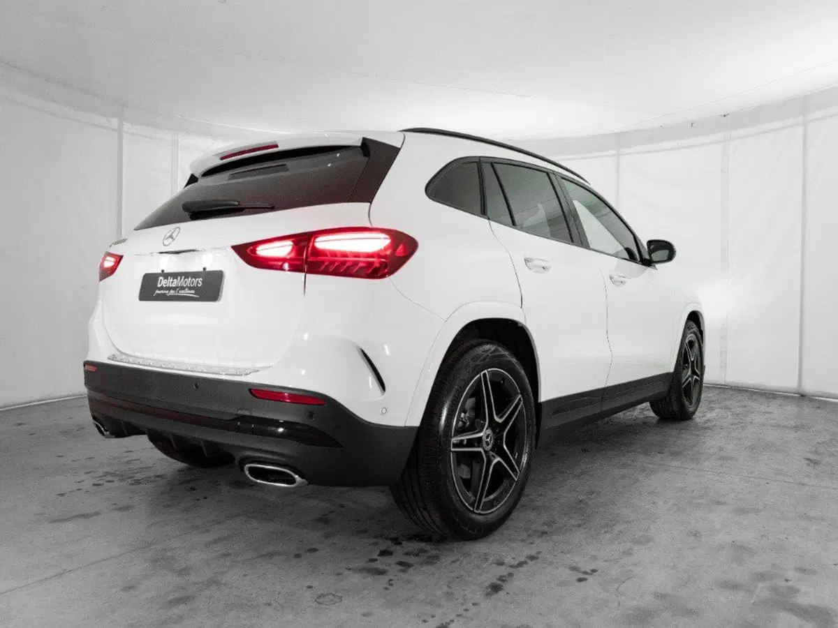 Mercedes-Benz GLA SUV nuova a Macerata (4)