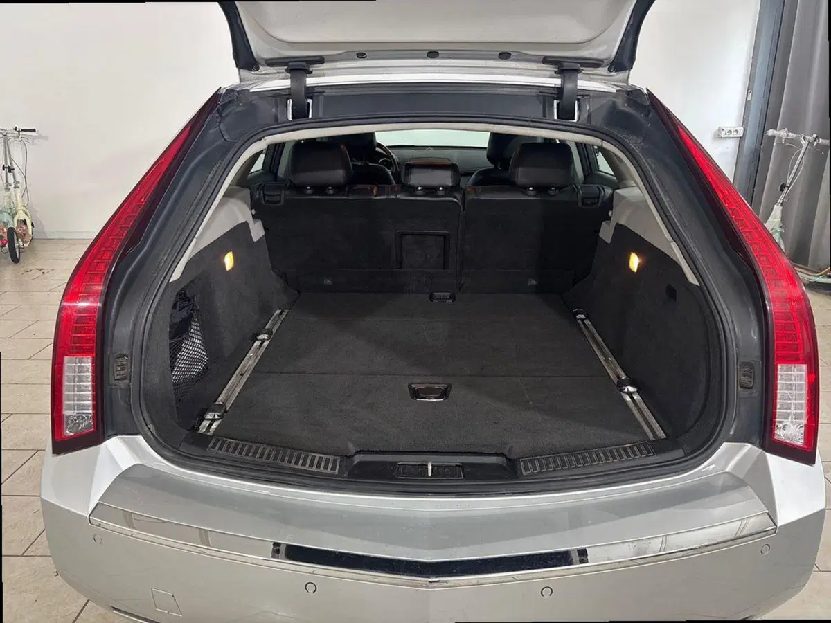 Cadillac CTS Station Wagon usata a Torino (13)