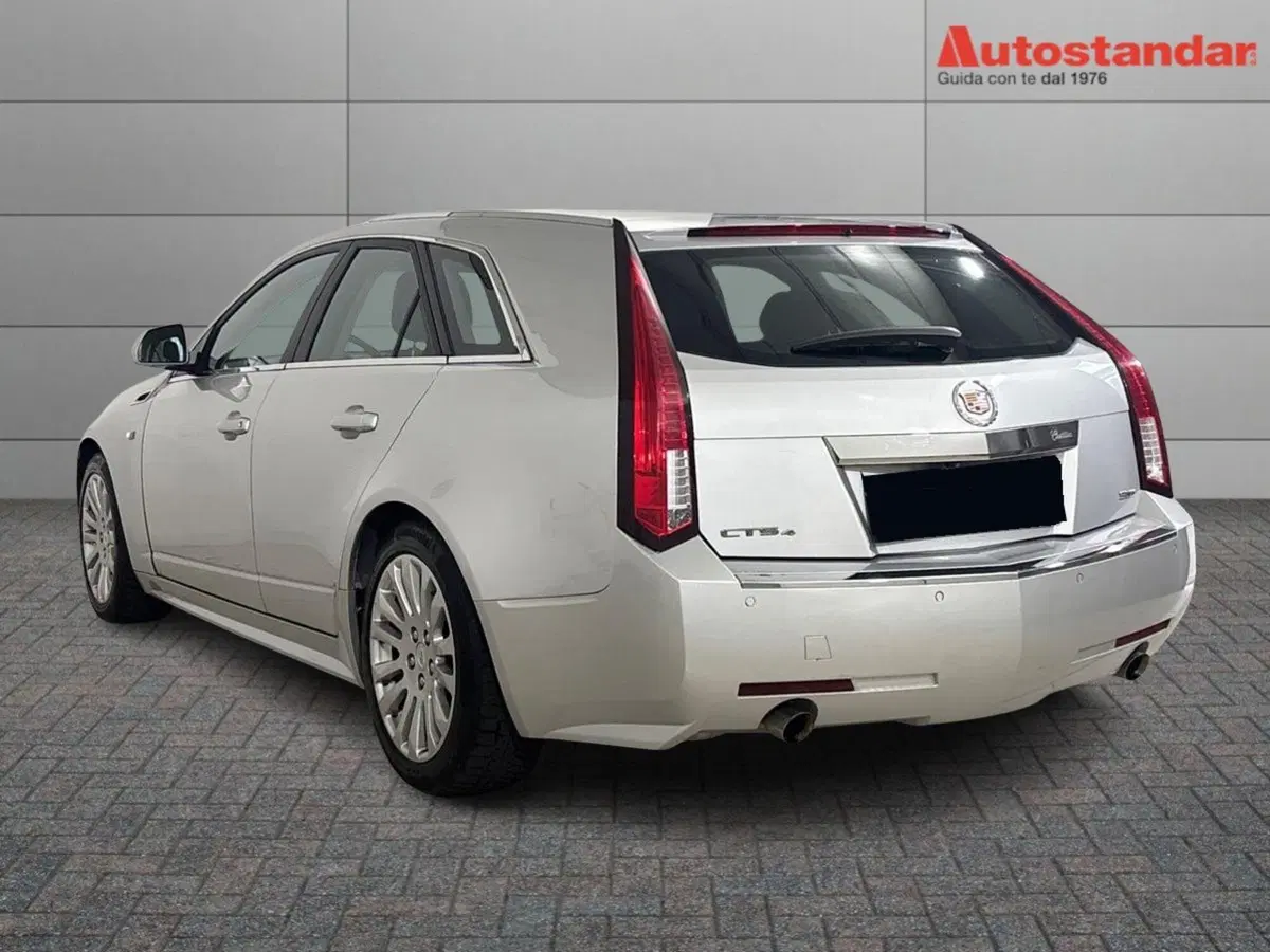 Cadillac CTS Station Wagon usata a Torino (4)