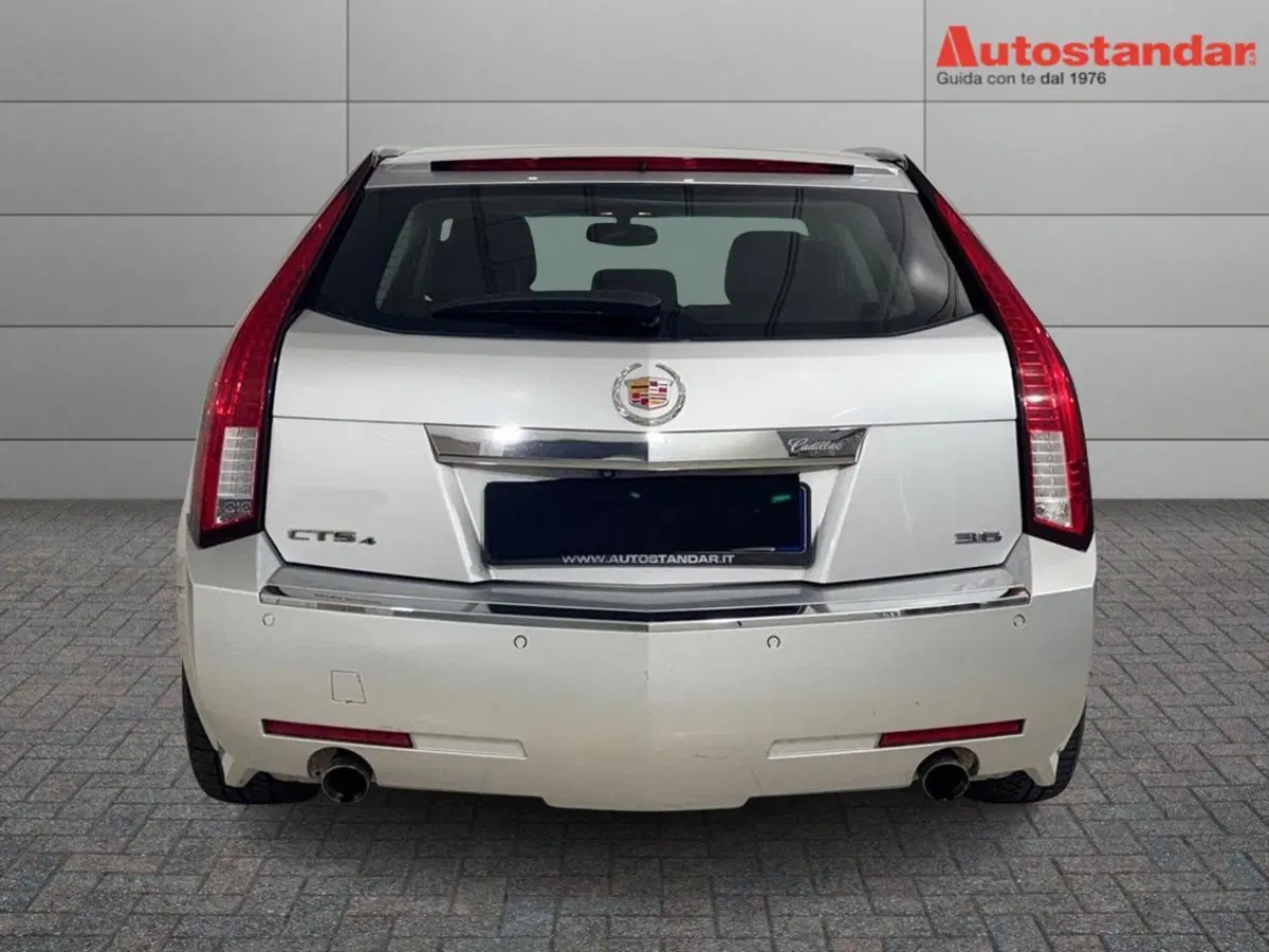 Cadillac CTS Station Wagon usata a Torino (5)
