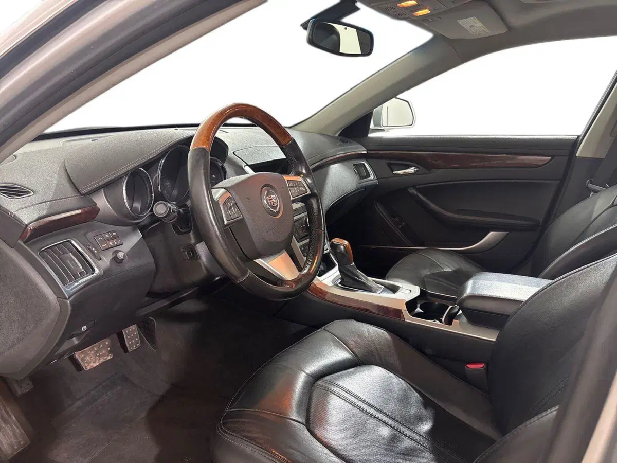 Cadillac CTS Station Wagon usata a Torino (9)