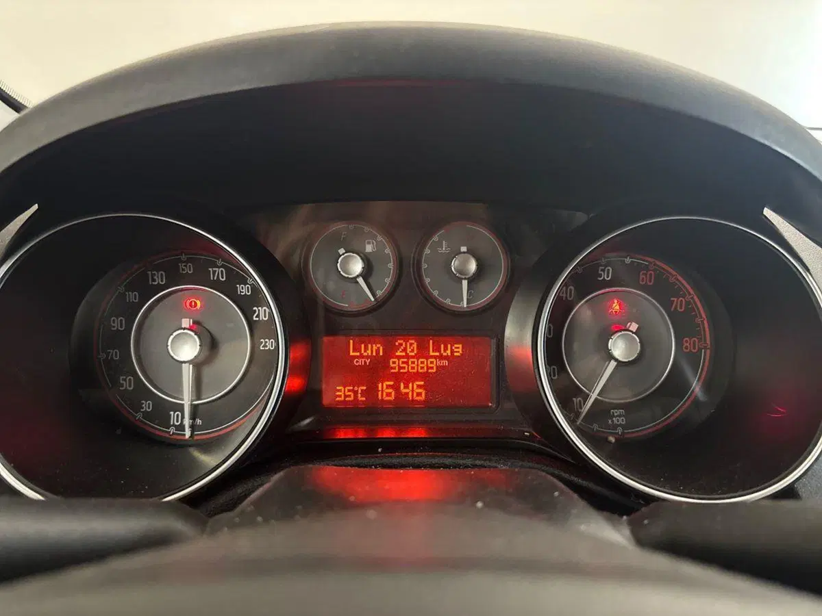 Fiat Punto usata a Torino (8)