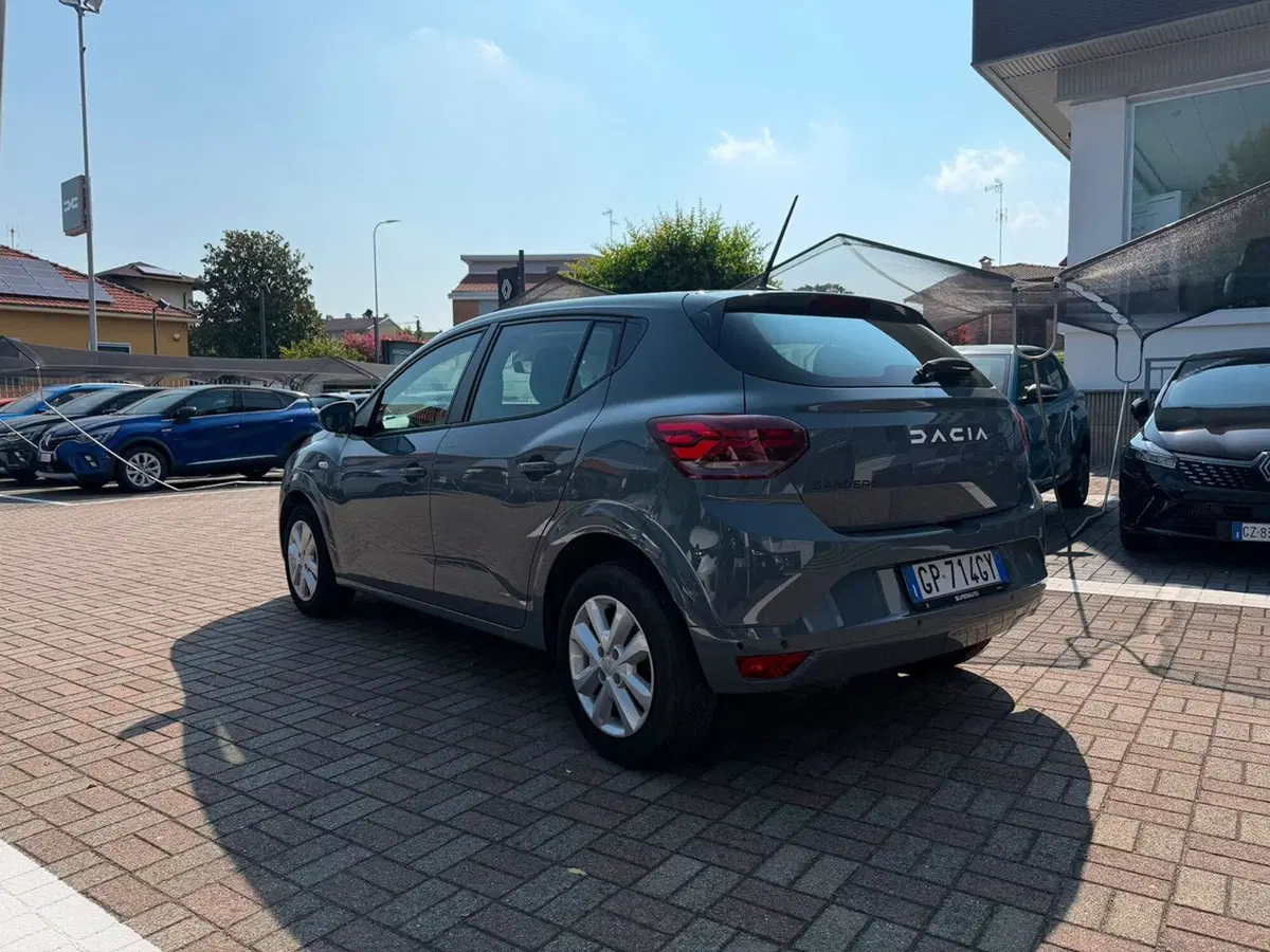 Dacia Sandero usata a Pavia (13)