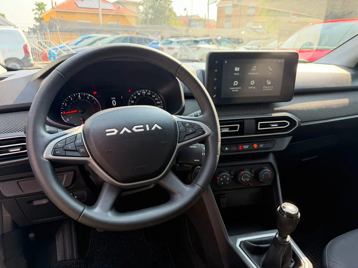 Dacia Sandero usata a Pavia (15)