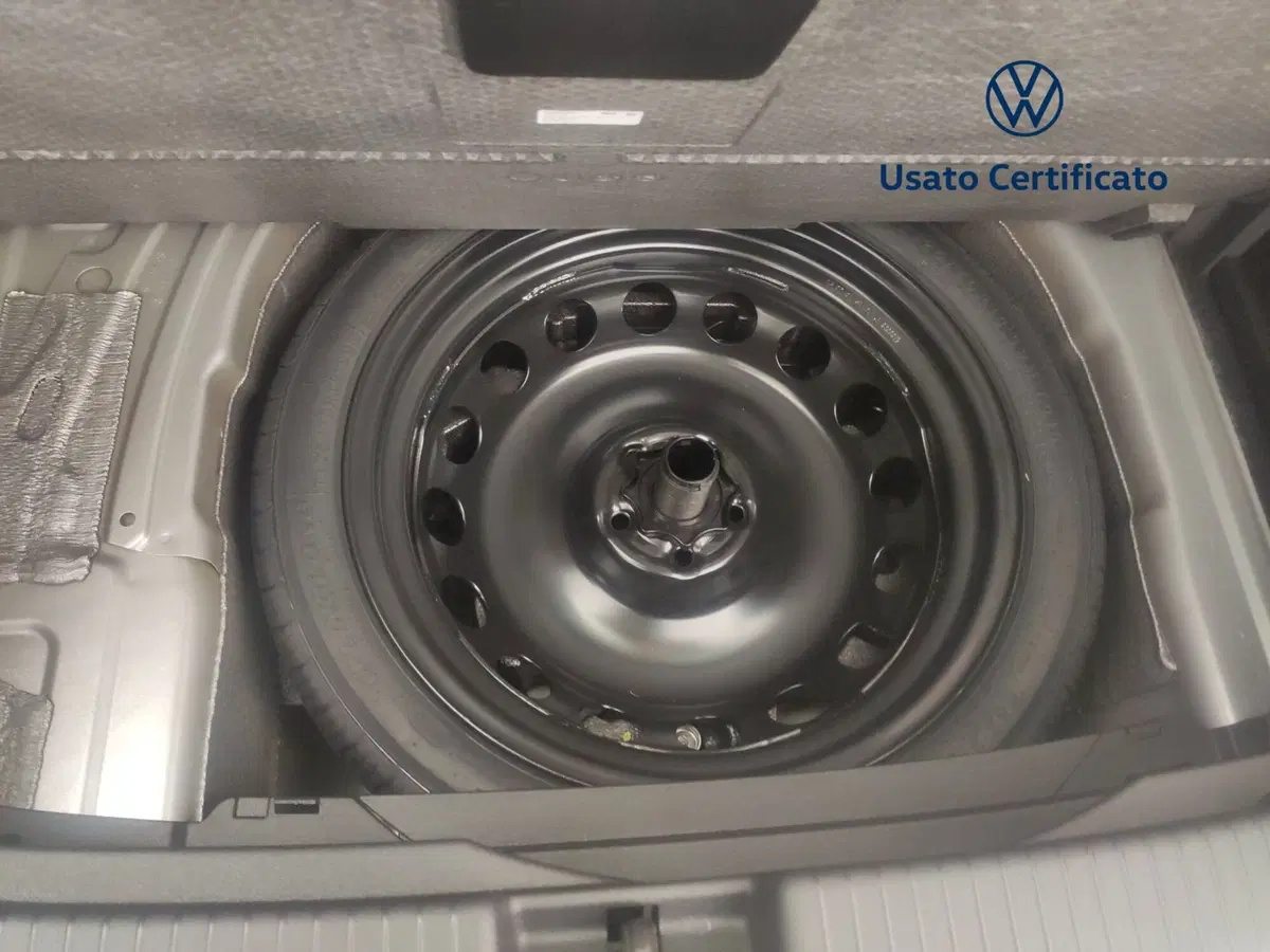 Volkswagen T-Cross nuova a Avellino (12)