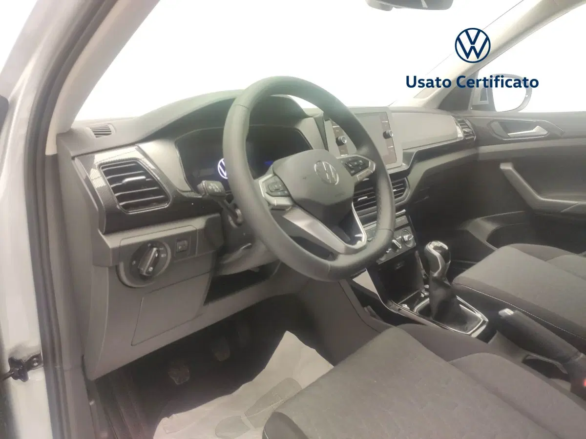 Volkswagen T-Cross nuova a Avellino (15)