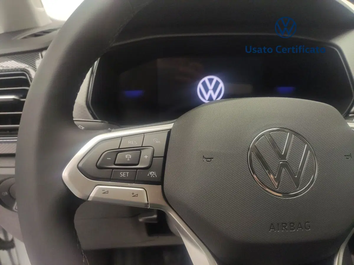 Volkswagen T-Cross nuova a Avellino (18)