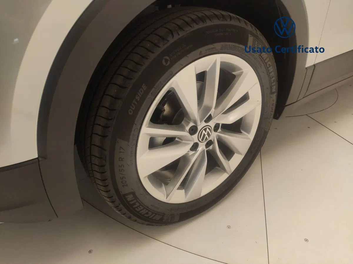 Volkswagen T-Cross nuova a Avellino (9)