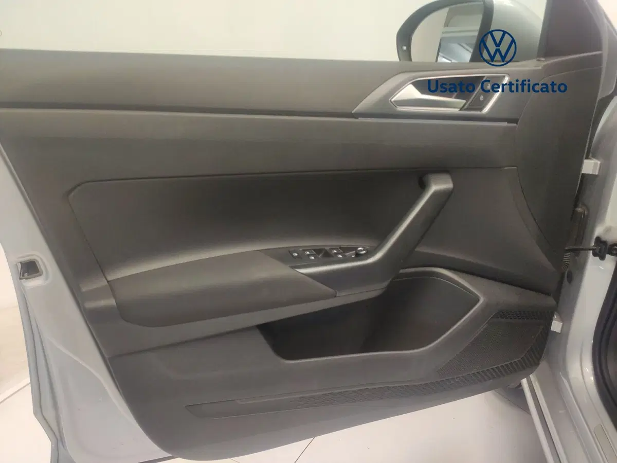 Volkswagen Taigo usata a Avellino (16)