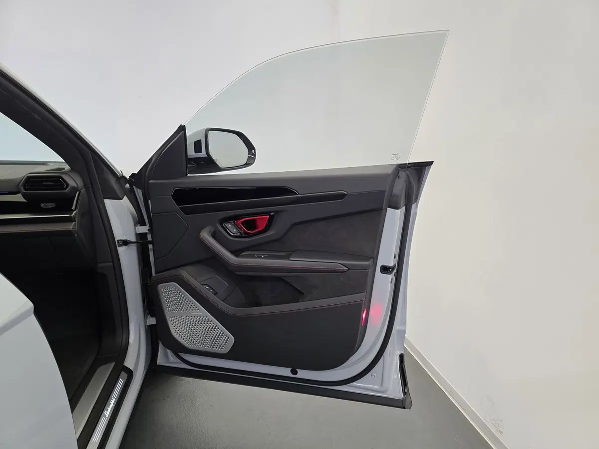 Lamborghini Urus usata a Bologna (18)