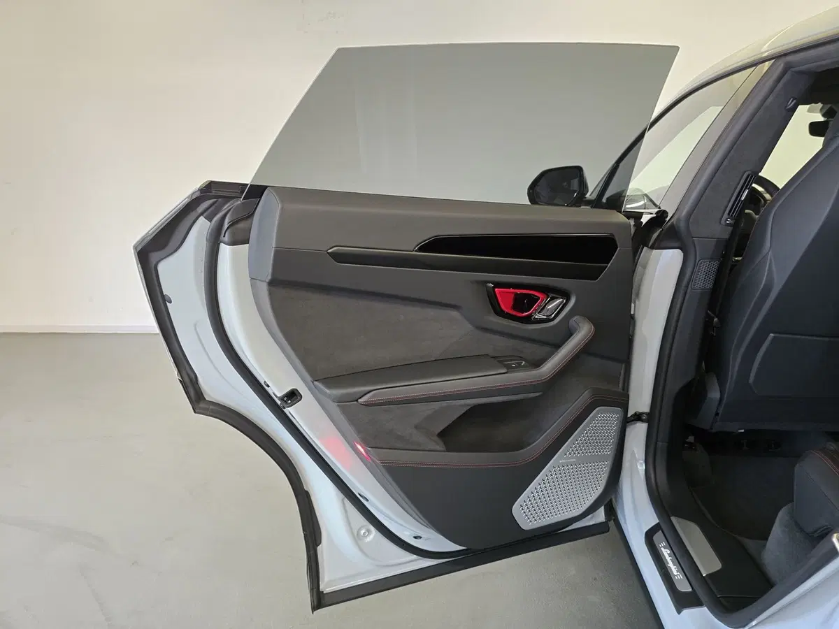 Lamborghini Urus usata a Bologna (20)