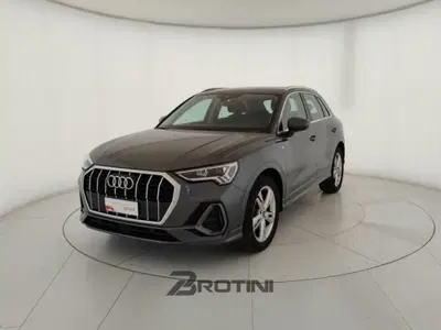 Audi Q3 35 TDI S line edition del 2023 usata a Massa